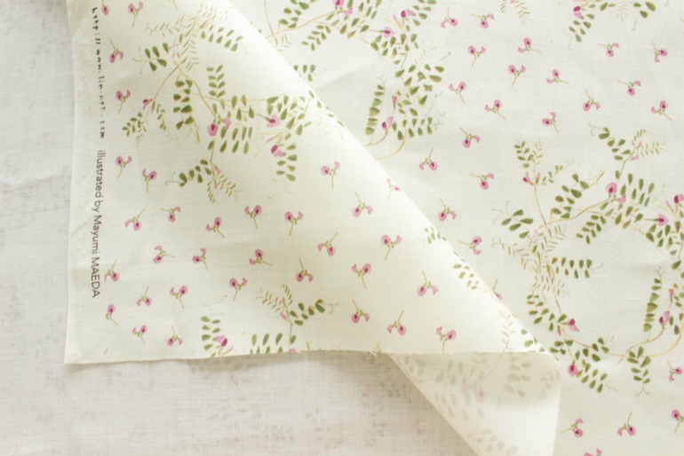 LINNET リネンプリント　カラスノエンドウ24<br />薄ベ-ジュ